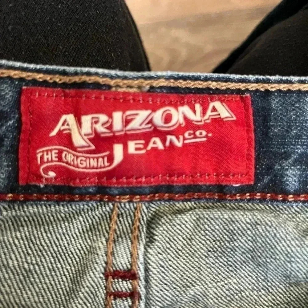 ~Arizona~ Jeans - Size 32